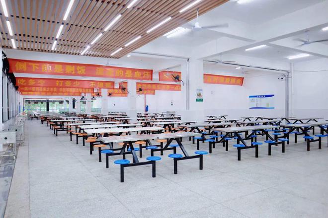 长沙铁路航空中等职业学校招生简章头号玩家龙八国际网址2025年(图10)